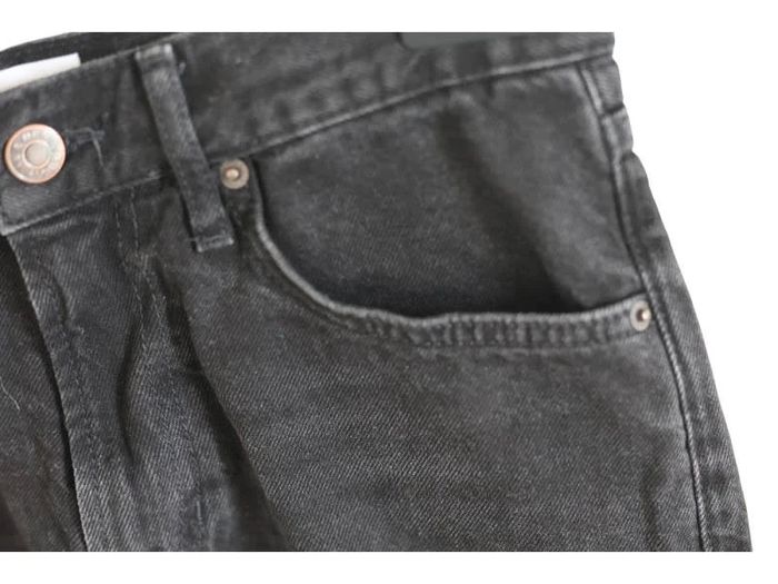 C59 short jeans noir Bershka 36 - photo numéro 2