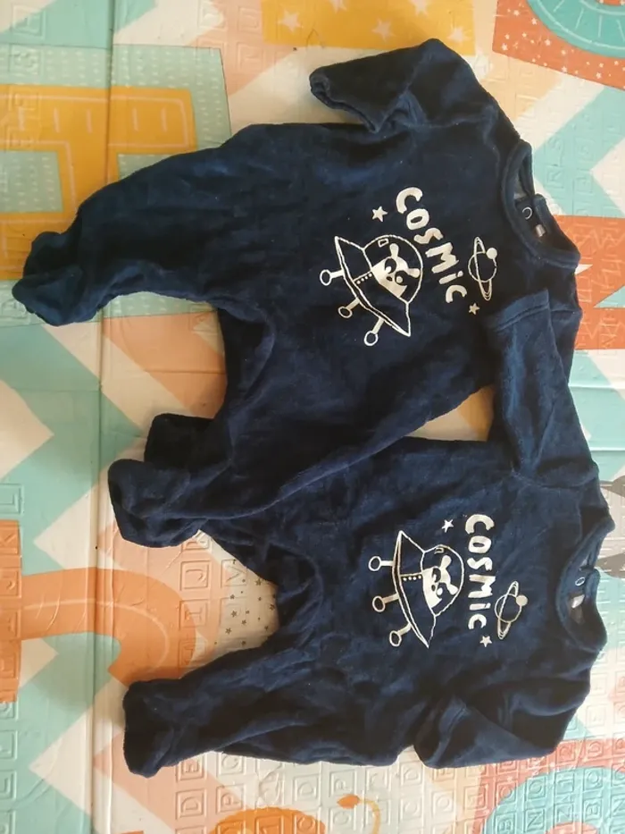 Lot de 2 pyjamas identiques