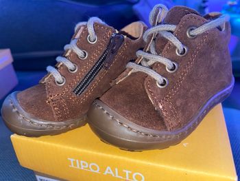 Chaussure taille 18