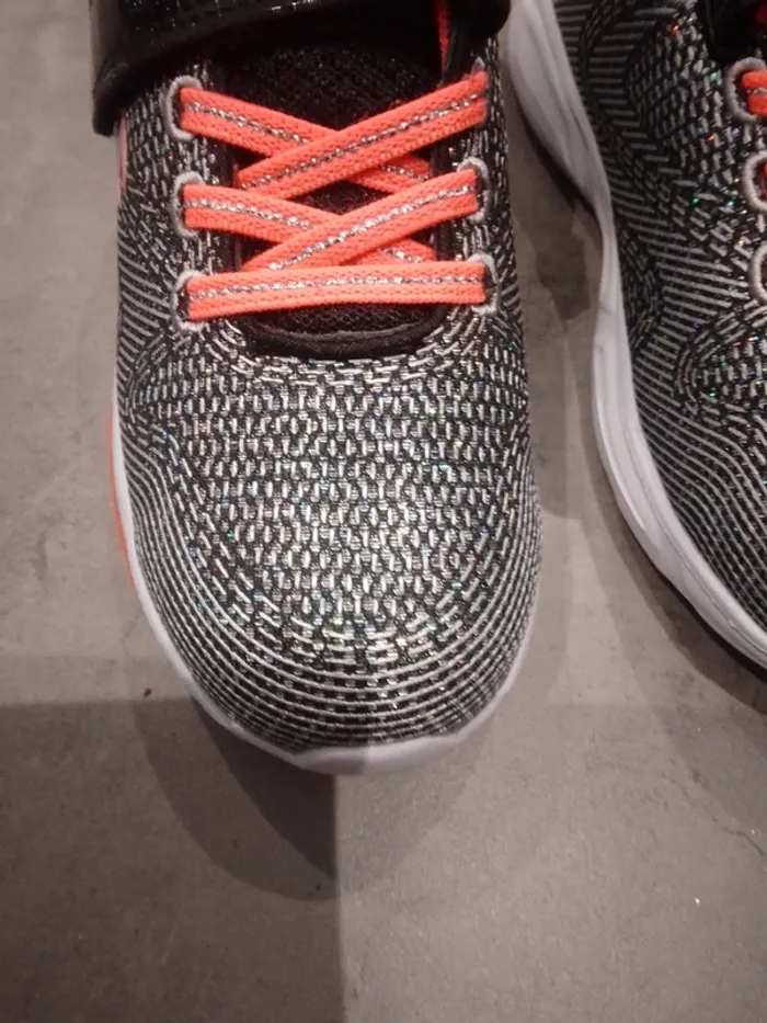 Chaussures baskets neuves -  Fille - 33 - Champion - photo numéro 4