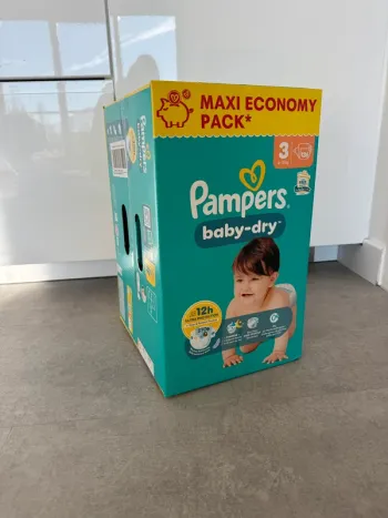 Couches maxi pack economy pampers