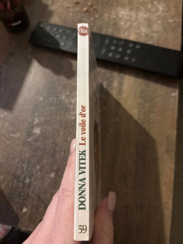 Livre de poche Le voile d'or - photo numéro 2