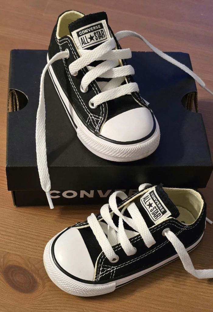 🥰🤩superbes  Baskets CONVERSES ALL STAR  Pointure 22 unisex (mises 1h)!!🥰🤩