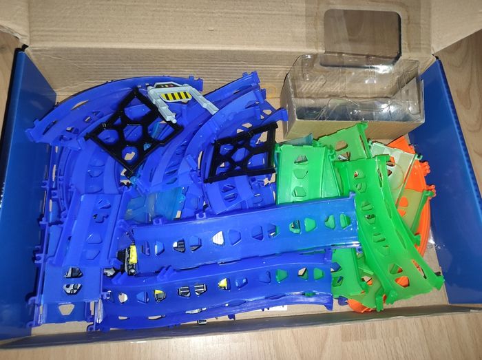 Circuit phosphorescent, voiture électrique inclus rechargeable par usb - photo numéro 3