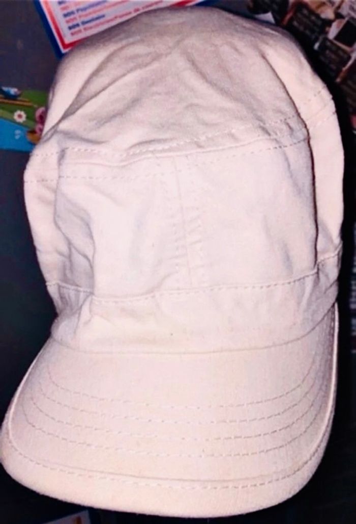 Casquette beige - photo numéro 1