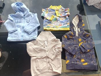 Lot 4 vestes 12 mois