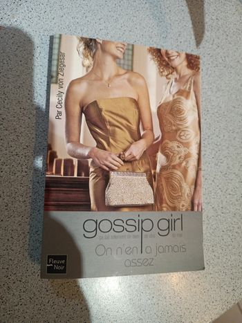 Gossip girl ça fait tellement de bien de dire du mal on n'en a jamais assez aux éditions fleuve noir