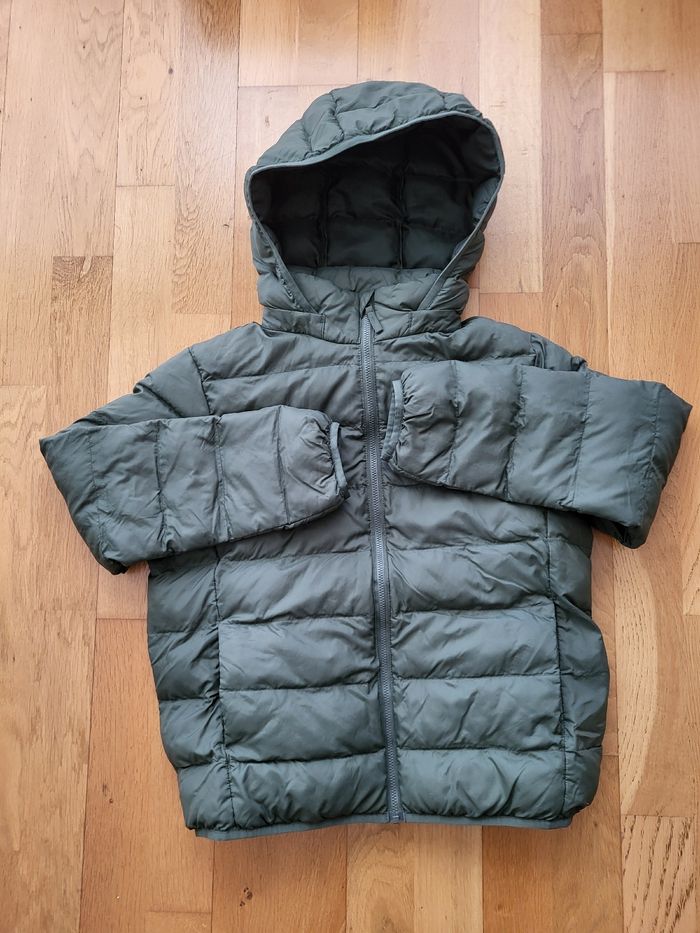 Doudoune fine Uniqlo kaki 11-12 ans capuche amovible