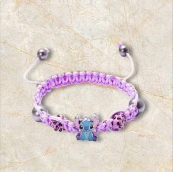 Bracelet fantaisie avec breloque  "Stitch "