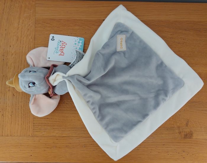 Doudou plat Dumbo éléphant - Disney Baby - photo numéro 3