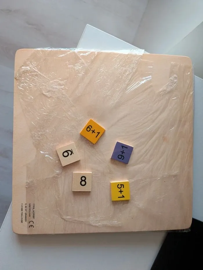 Puzzle addition chiffres multicolores en bois - photo numéro 4