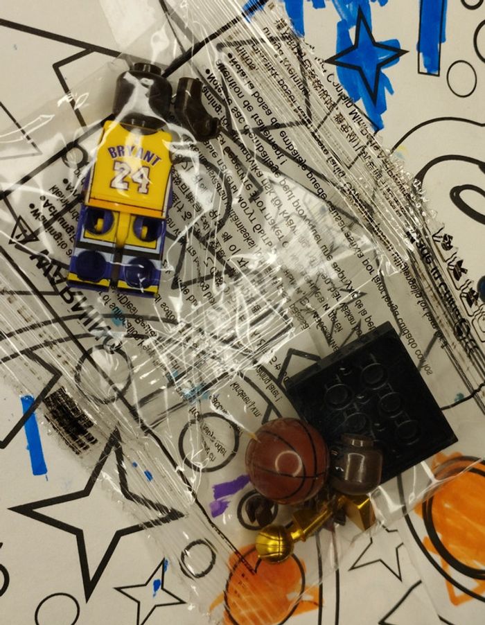 Personnage type Lego basketball NBA neuf Kobe Bryant Los Angeles Lakers jaune - photo numéro 2