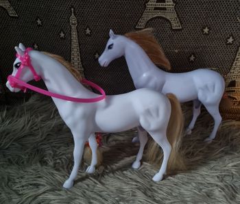 Lot 2 chevaux pour poupée barbie
