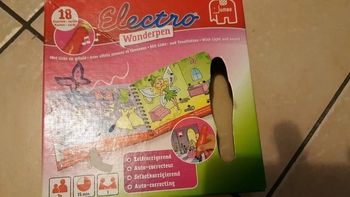 Jeu electro avec 2 livres de 18 pages