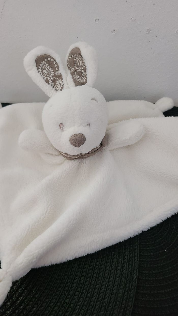 Doudou plat lapin blanc gris KIABI SIMBA TOYS - photo numéro 3