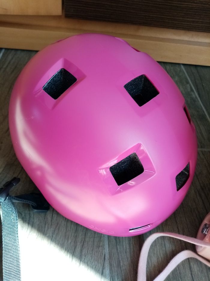 Ensemble patins à roulettes et accessoires de protection - photo numéro 7