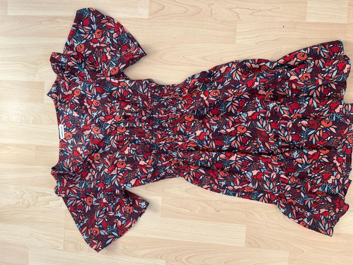Robe rouge à fleur