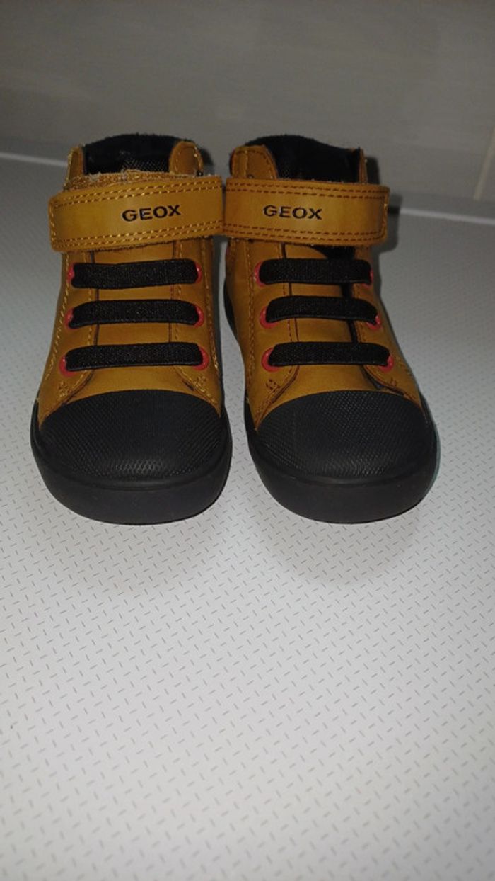 Chaussures Geox pointure 23