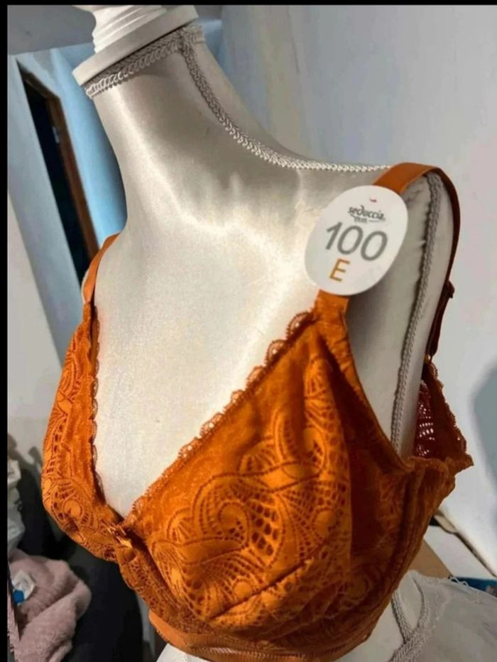 Soutien-gorge - photo numéro 2