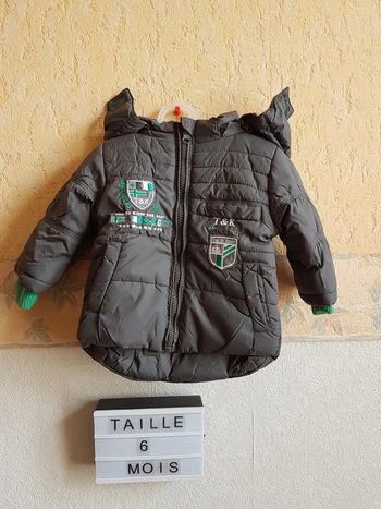Blouson à capuche garçon taille 6 mois