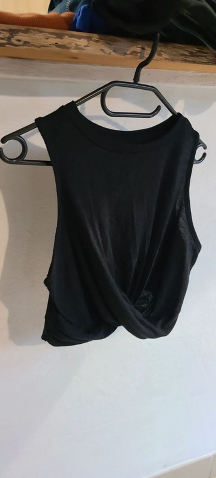 Top noir S - photo numéro 2