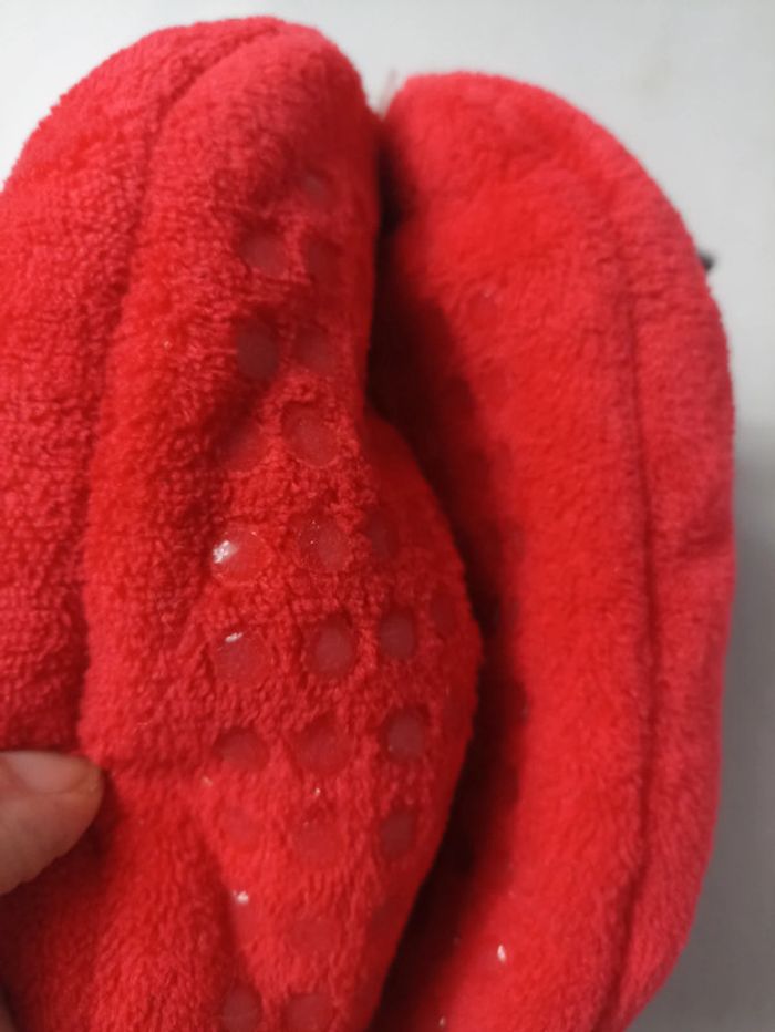 Chaussons Avengers rouge taille 25 26 - photo numéro 3
