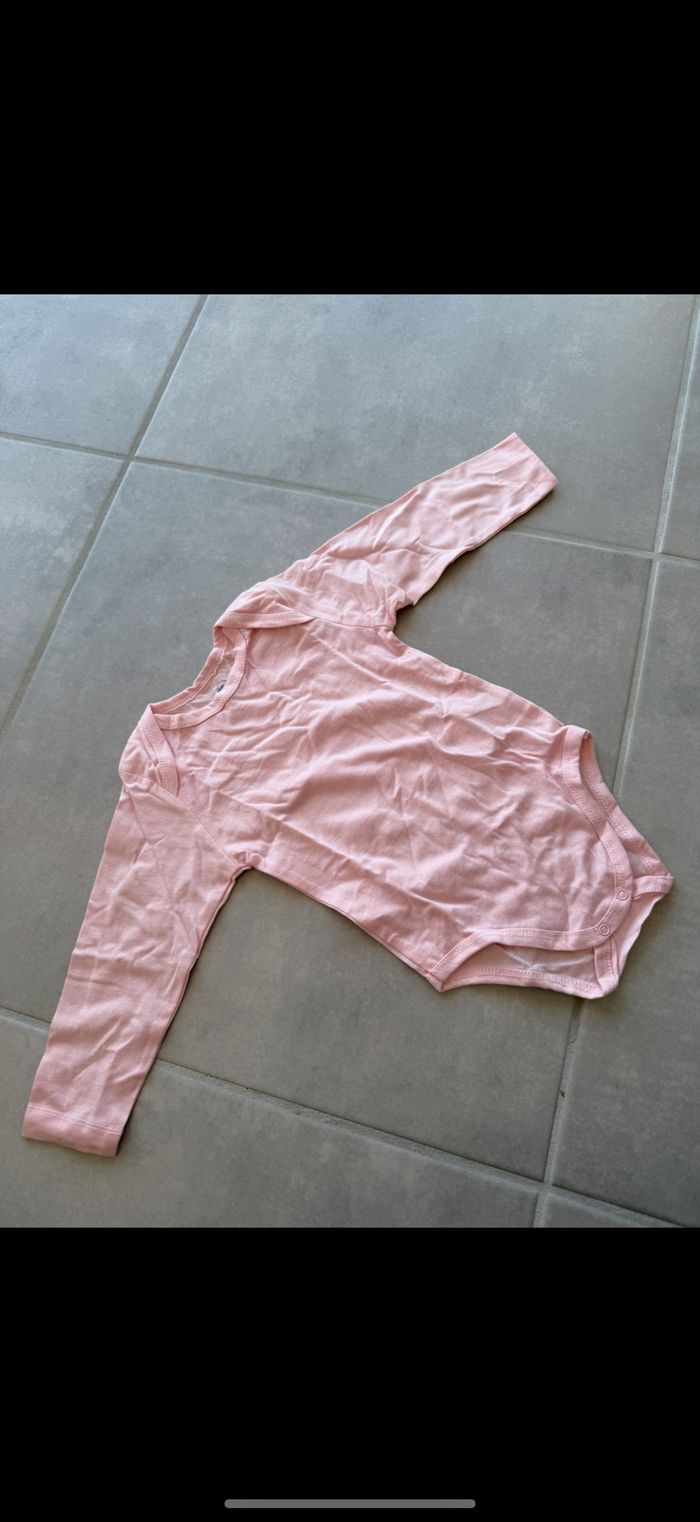 Lot de 5 bodys fille 12 mois - photo numéro 5