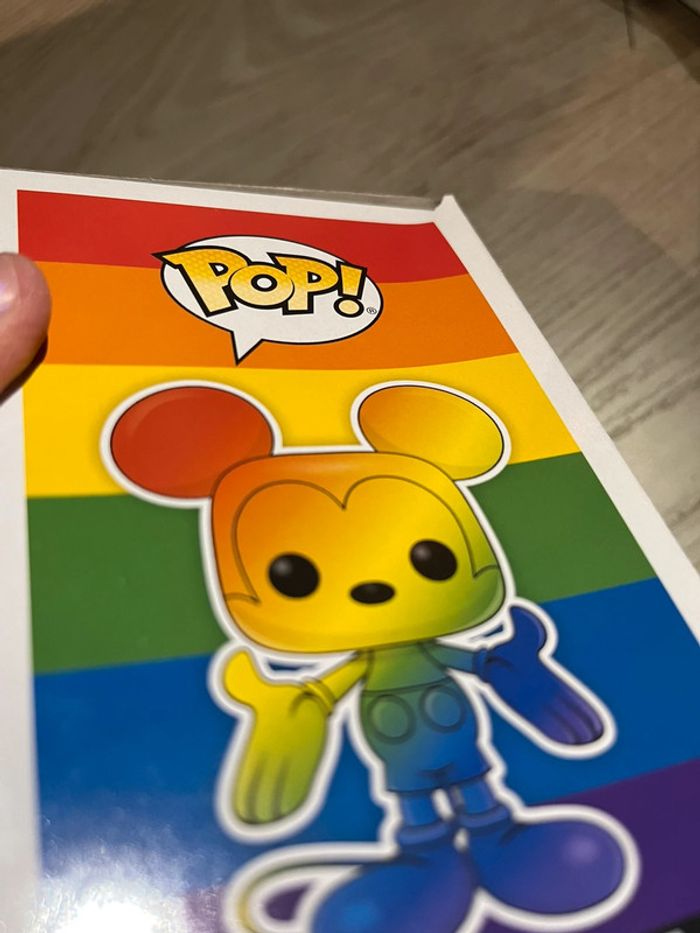 Funko Pop Mickey Mouse rainbow - photo numéro 8