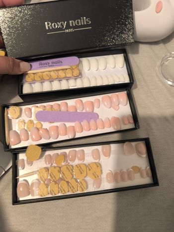 Lot cils magnétiques + Roxy nails
