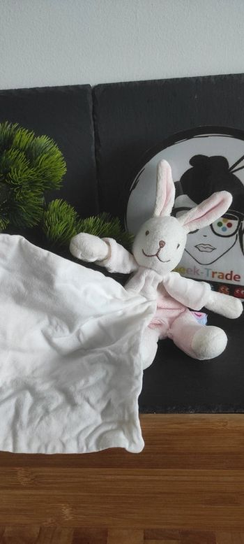 doudou lapin sucre d'orge cajou blanc rose marron pyjama Dessin Broderie Brodé
