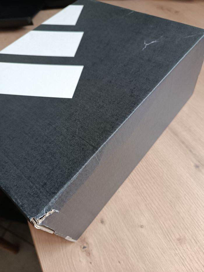 Boite chaussures adidas vide pointure 38 - photo numéro 5