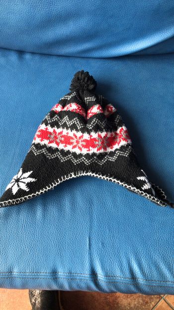 Bonnet taille 6/8 ans  54 cm