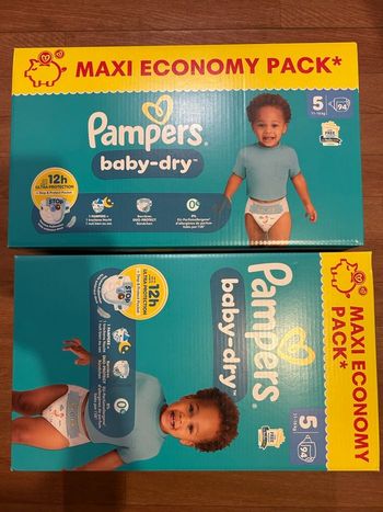 2 cartons de couches Pampers t 5 