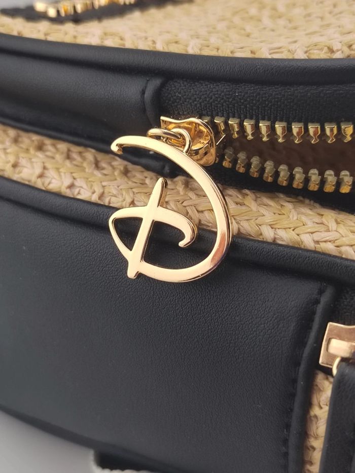 T-shirt Disney + short en jean Kiabi, taille 40 + sac à dos Disney - photo numéro 9