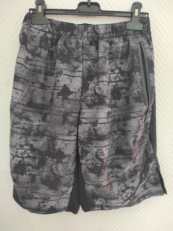 Short noir et gris Decathlon taille S