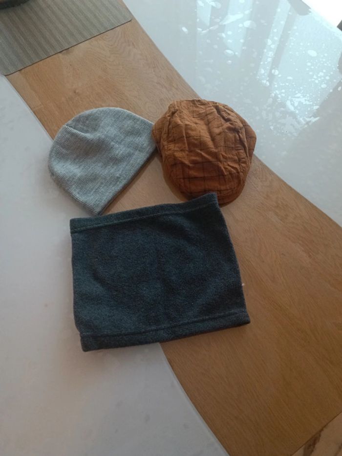 Lot bonnet garçon