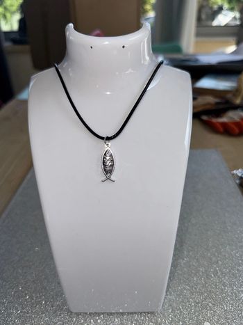 Collier pendentif Jésus