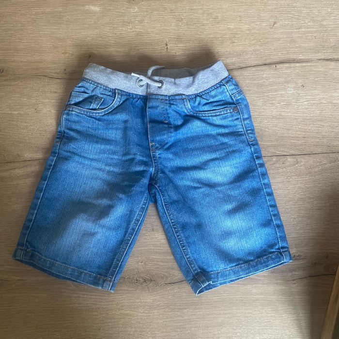 Short jeans