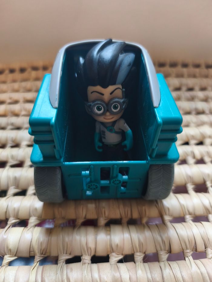 Figurine et voiture Pyjamasque Roméo - photo numéro 4