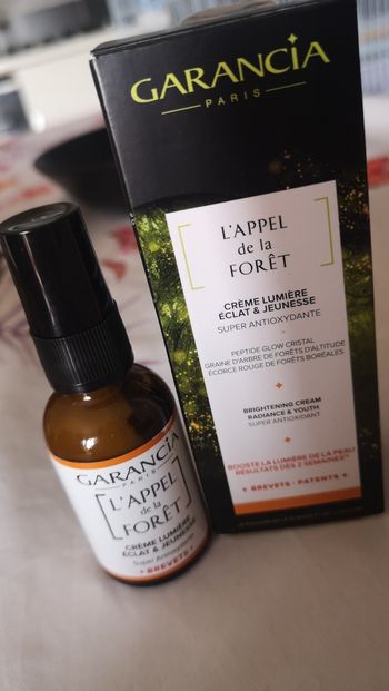 Crème lumière éclat et jeunesse L'appel de la forêt Garancia 