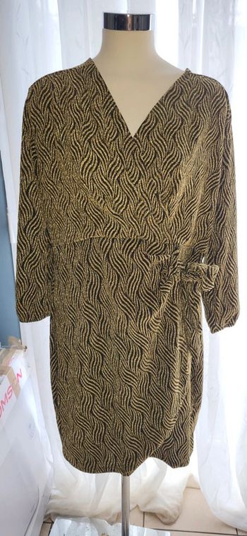 Robe neuve pailleté doré L/XL