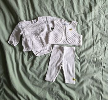 Vertbaudet Lot 3 pièces Gaze de Coton Matelassé Blanc Très bon état 1 mois