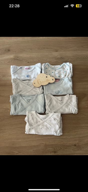Lot 7 bodies 6 mois