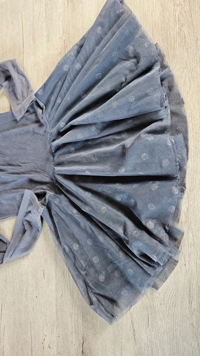 Robe grise à manches longues et tulle, Okaïdi, taille 14 ans, peu mise - photo numéro 4