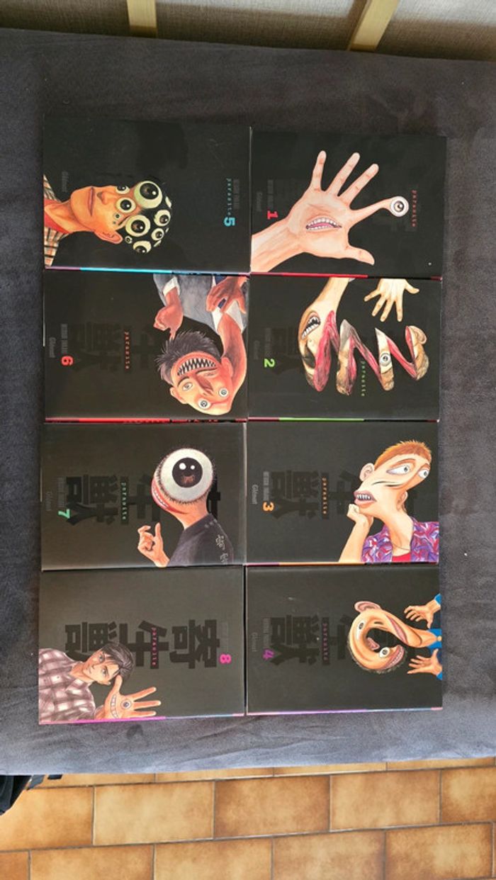 Lot manga parasite