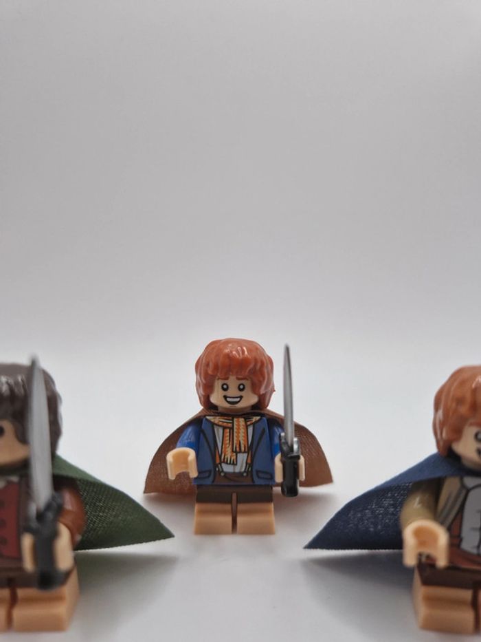 Figurines type lego 4 hobbit Frodon Sam , Merry et Pippin seigneur des anneaux / hobbit - photo numéro 3