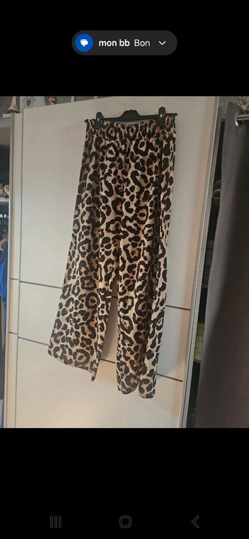 Pantalon large très bonne etat