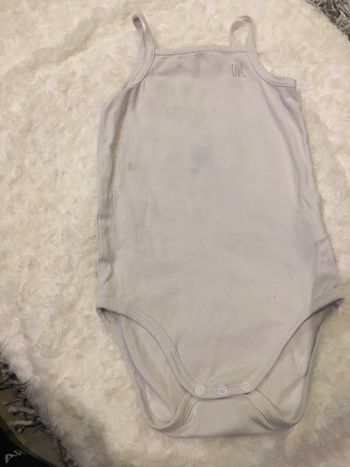 Body blanc sans manches 18 mois