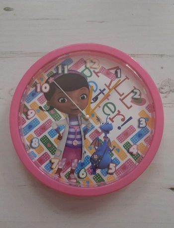 Horloge Docteur la peluche