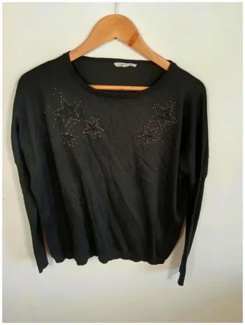 C25 pull noir esprit L